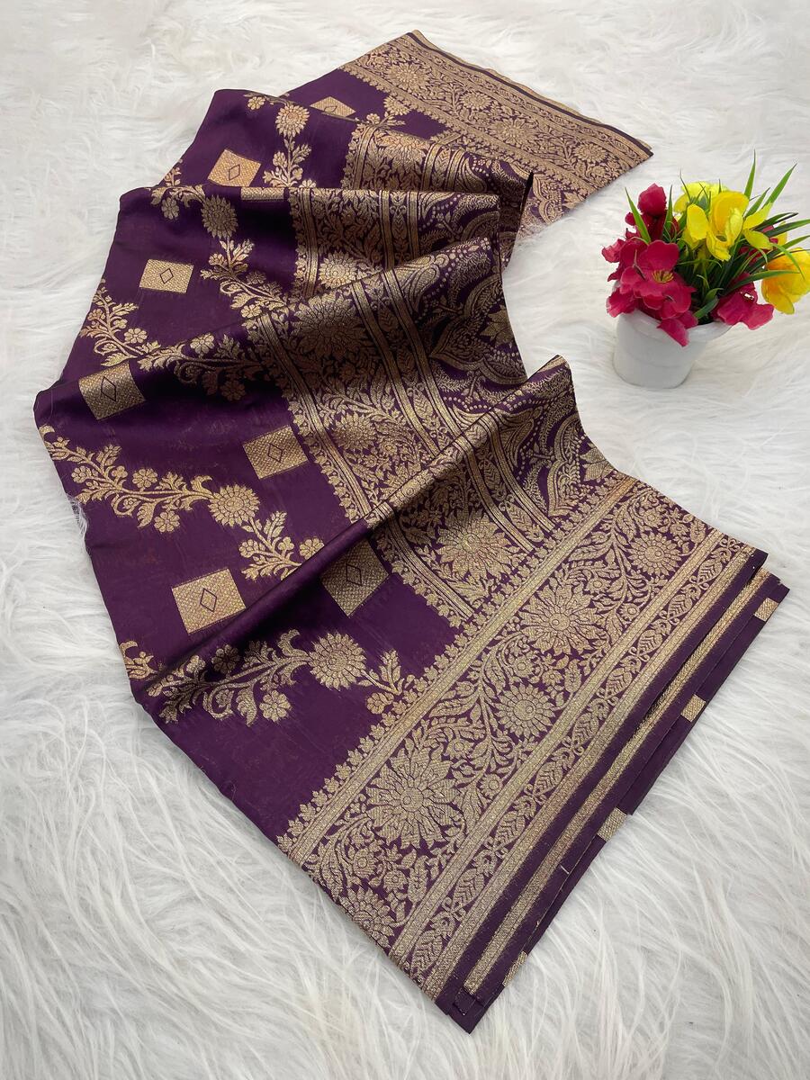 Exceptional Purple Soft Silk Saree With Twirling Blouse Piece - Image 2