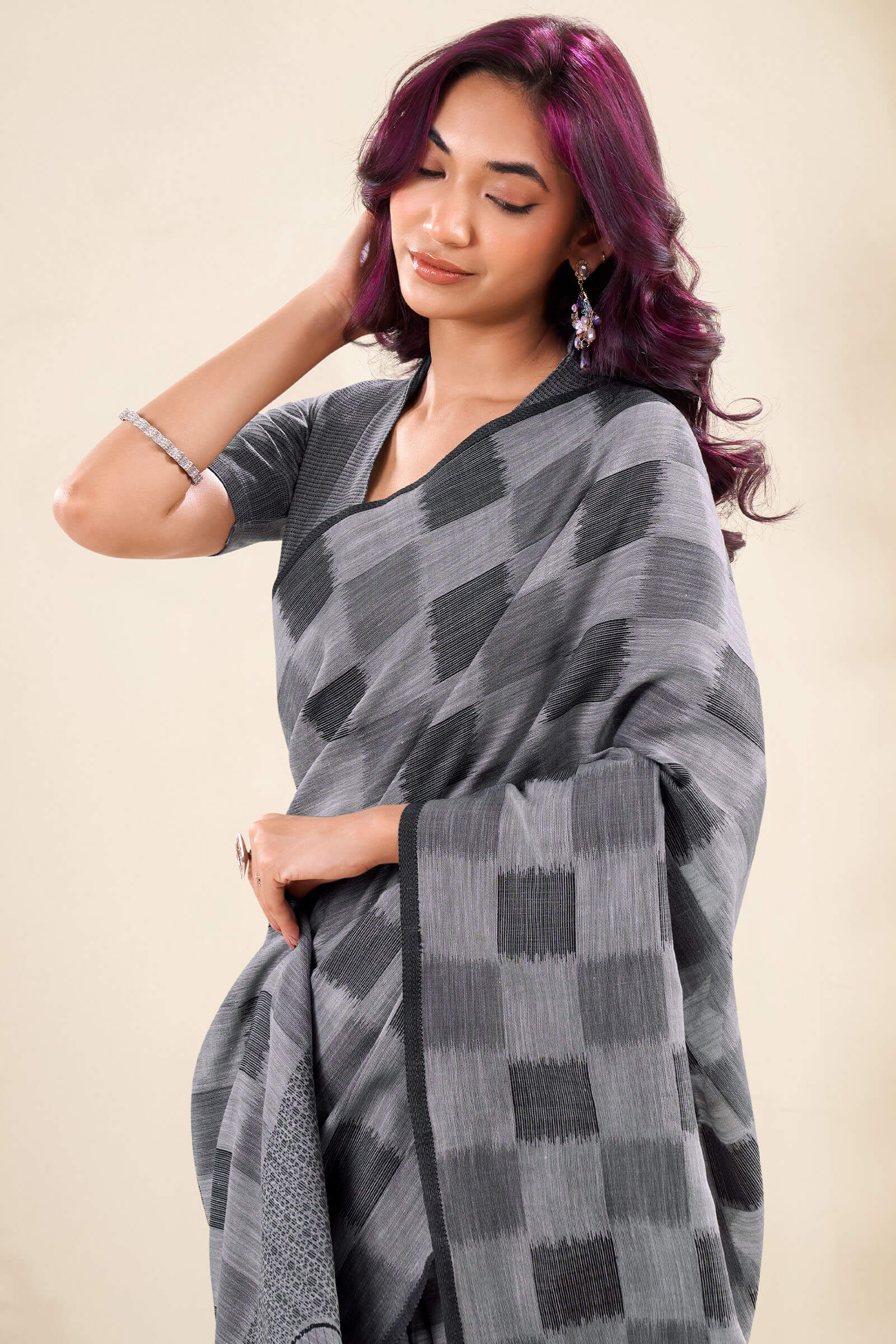 Exquisite Grey Cotton Silk Saree With Comely Blouse Piece - Image 3