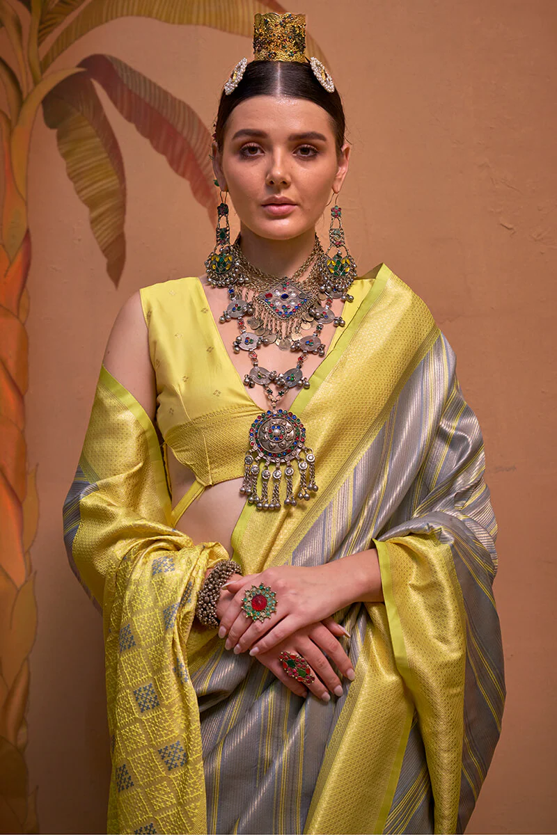 Exquisite Grey Soft Banarasi Silk Saree With Winsome Blouse Piece - Image 2