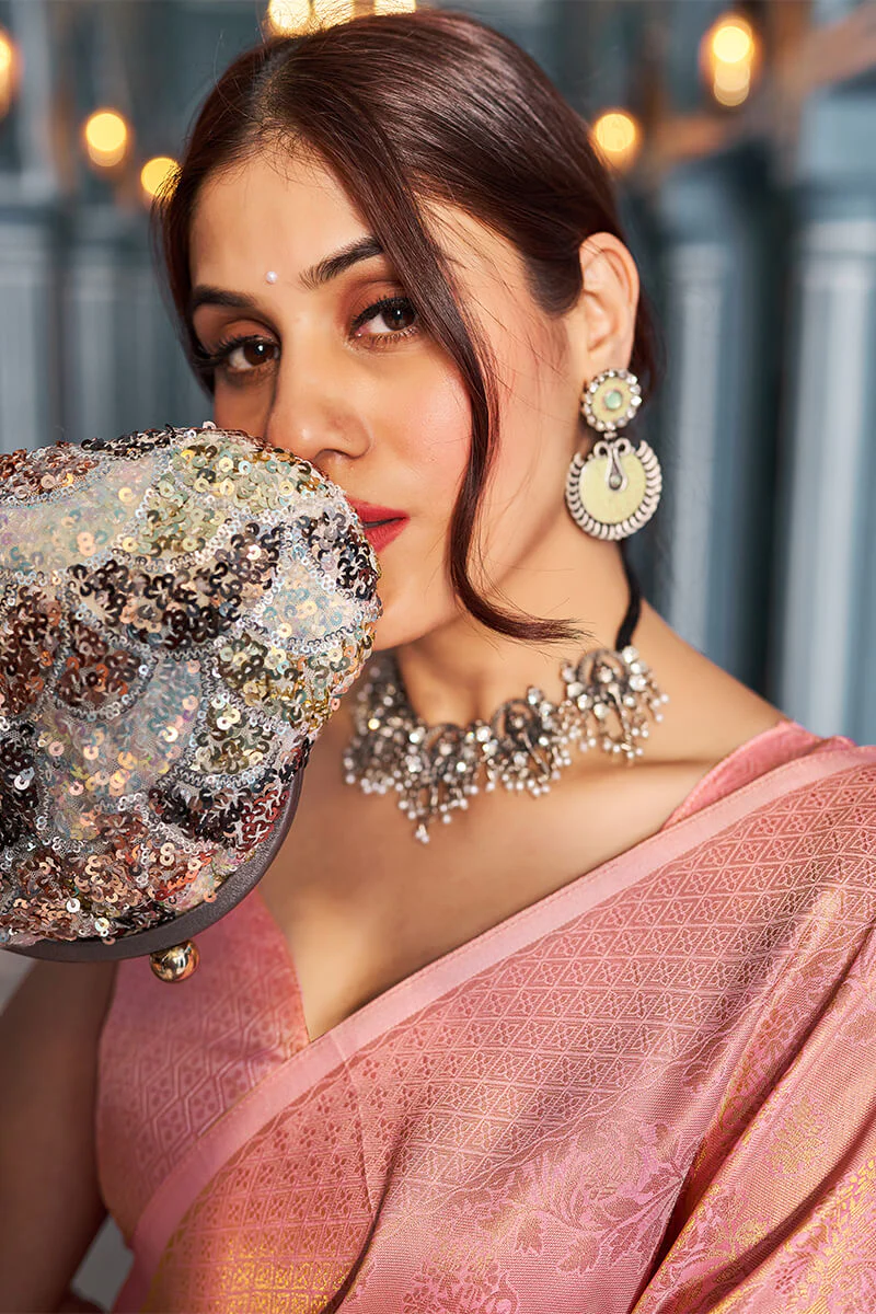 Extraordinary Baby Pink Kanjivaram Silk Saree With Flattering Blouse Piece - Image 4