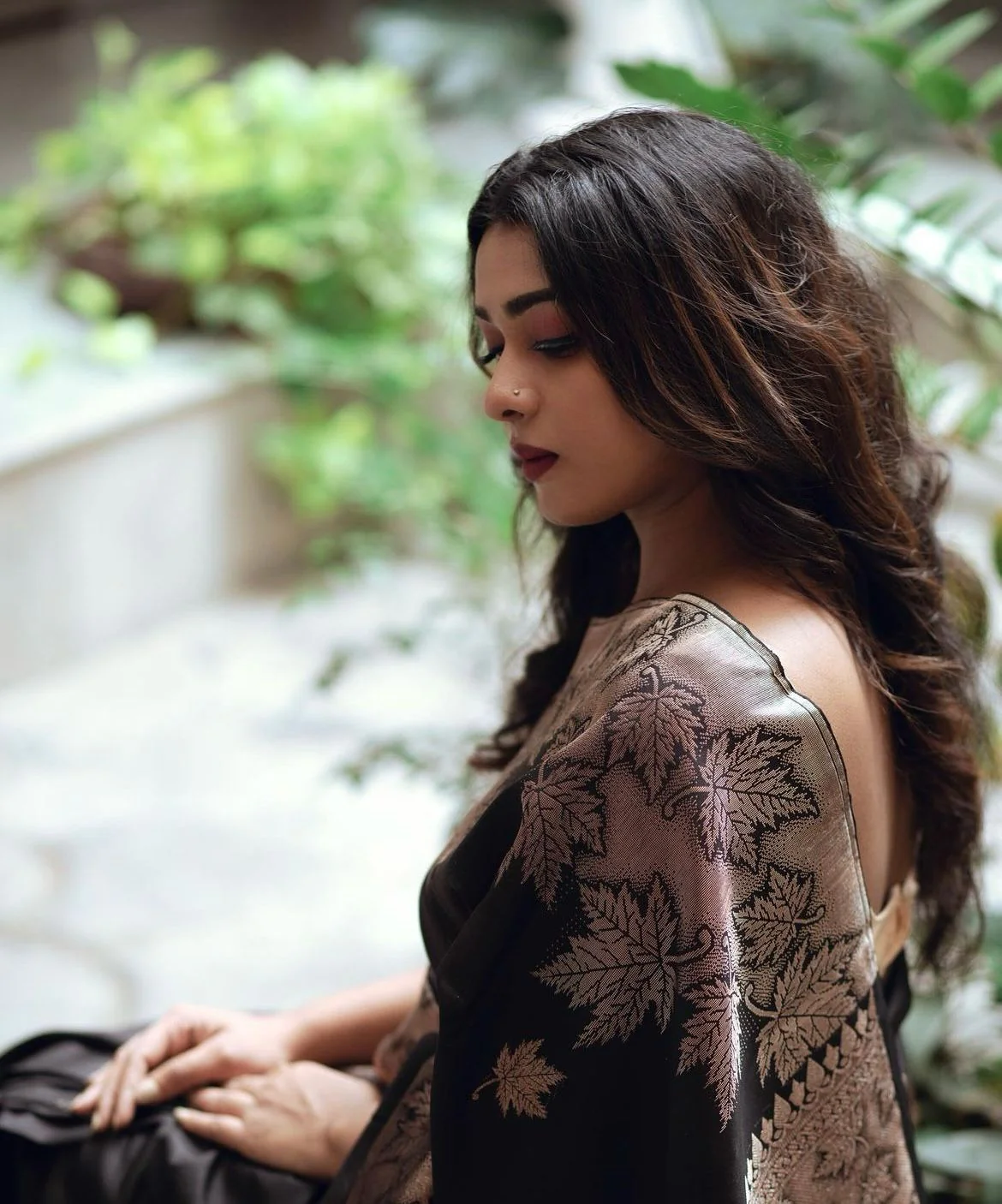 Extraordinary Black Soft Silk Saree With Alluring Blouse Piece - Image 4
