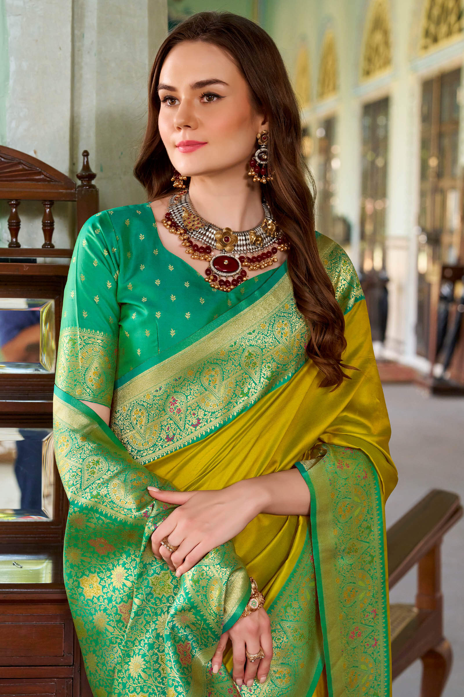 Extraordinary Mustard Soft Banarasi Silk Saree With Scrupulous Blouse Piece - Image 5