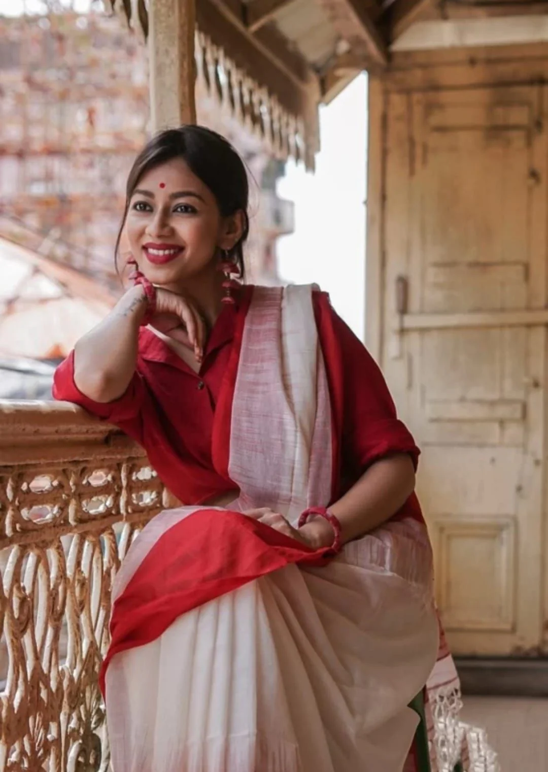 Extraordinary Off White Cotton Silk Saree With Demanding Blouse Piece - Image 3