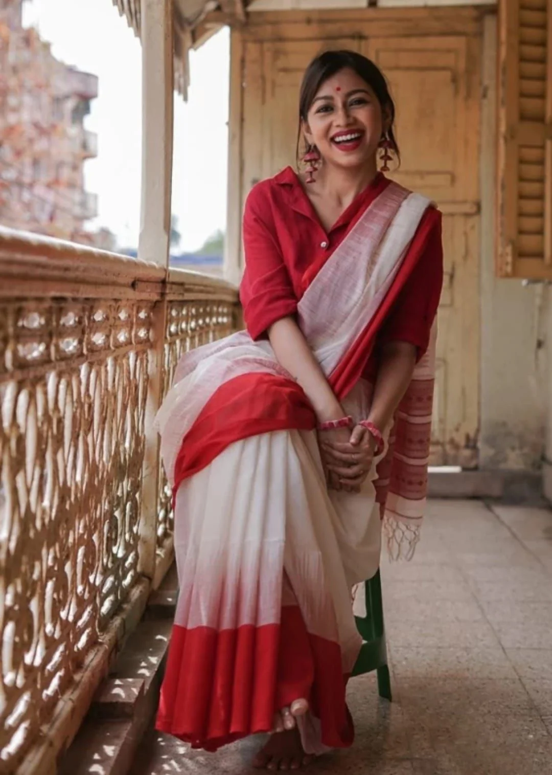 Extraordinary Off White Cotton Silk Saree With Demanding Blouse Piece - Image 5