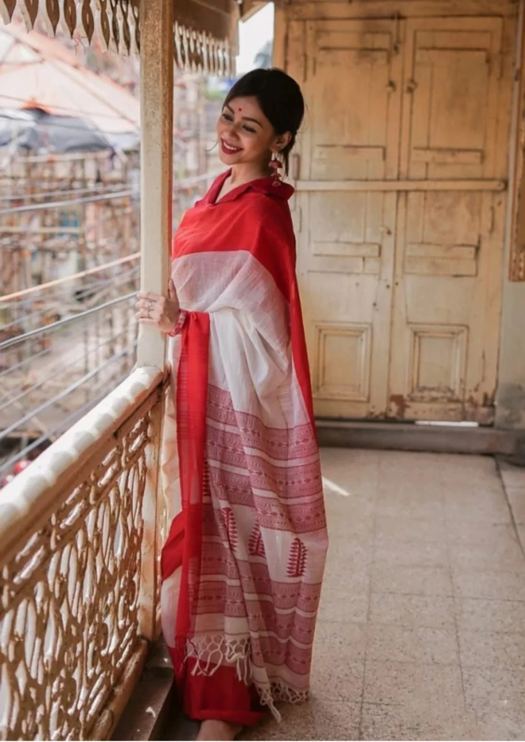 Extraordinary Off White Cotton Silk Saree With Demanding Blouse Piece - Image 7