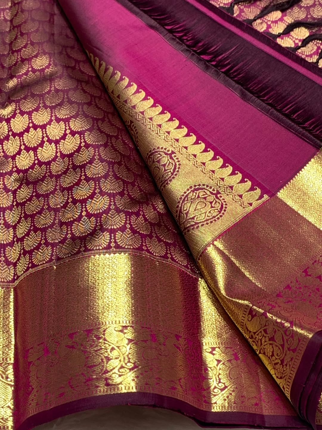 Extraordinary Purple Pure Zari Weaving Banarasi Silk Saree With Supernal Blouse Piece - Image 6