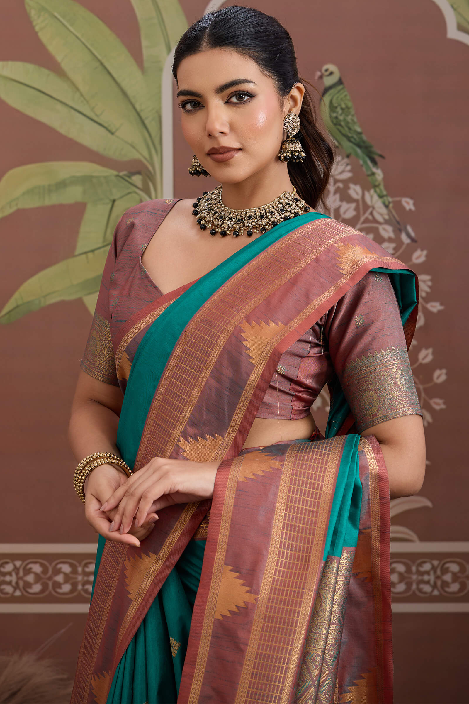 Extraordinary Rama Banarasi Tussar Silk Saree With Breathtaking Blouse Piece - Image 2