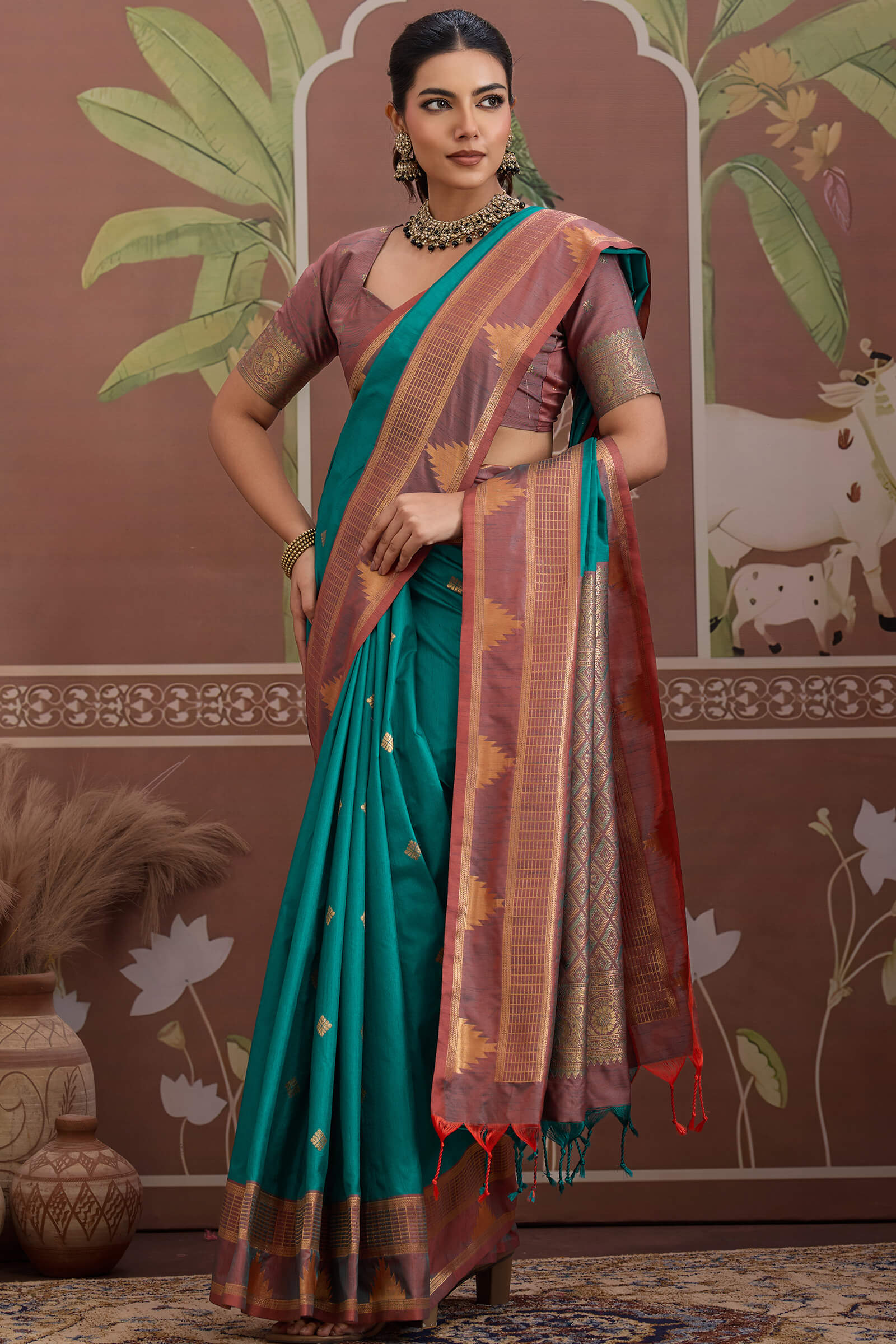 Extraordinary Rama Banarasi Tussar Silk Saree With Breathtaking Blouse Piece - Image 3