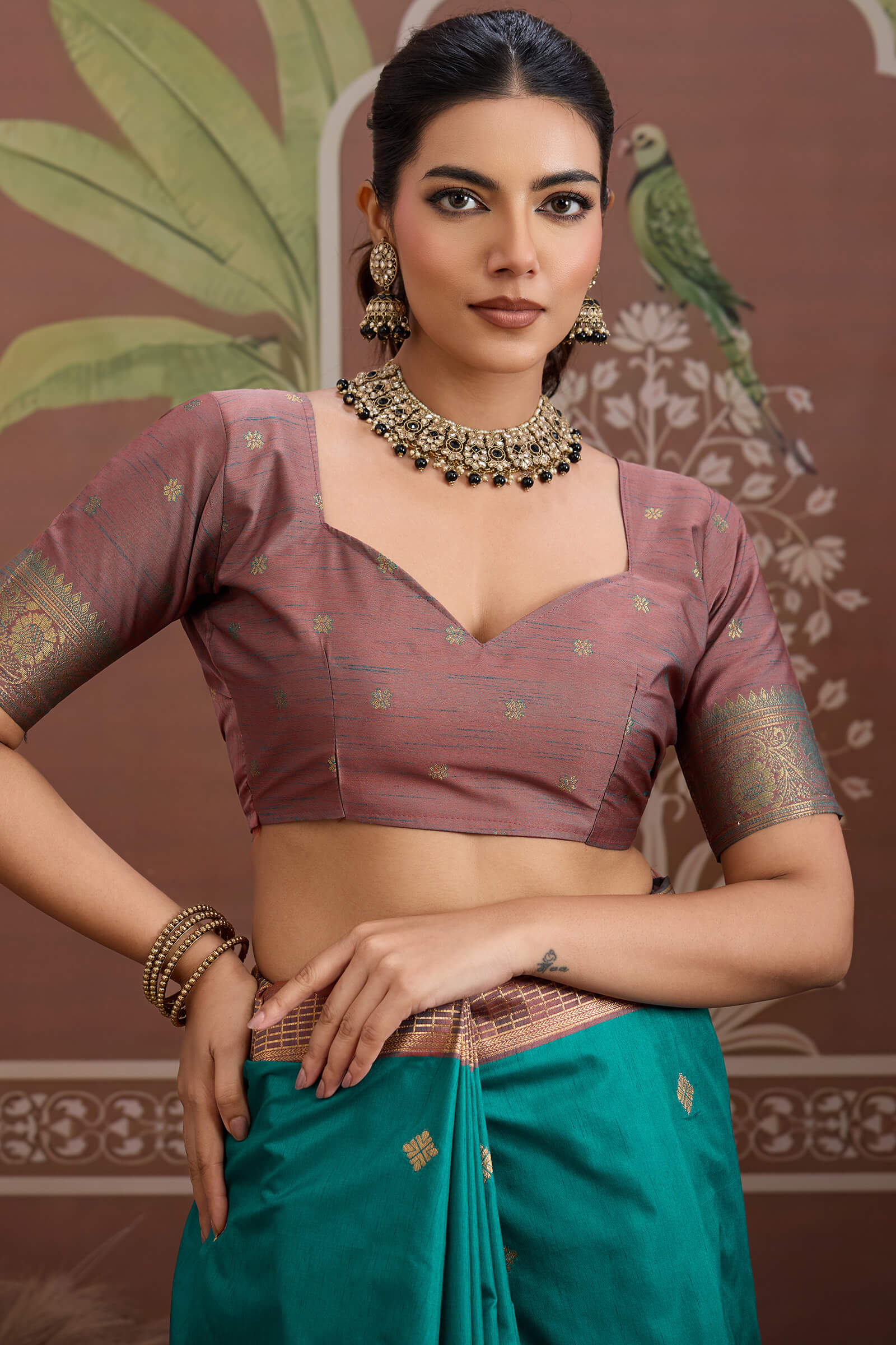 Extraordinary Rama Banarasi Tussar Silk Saree With Breathtaking Blouse Piece - Image 4
