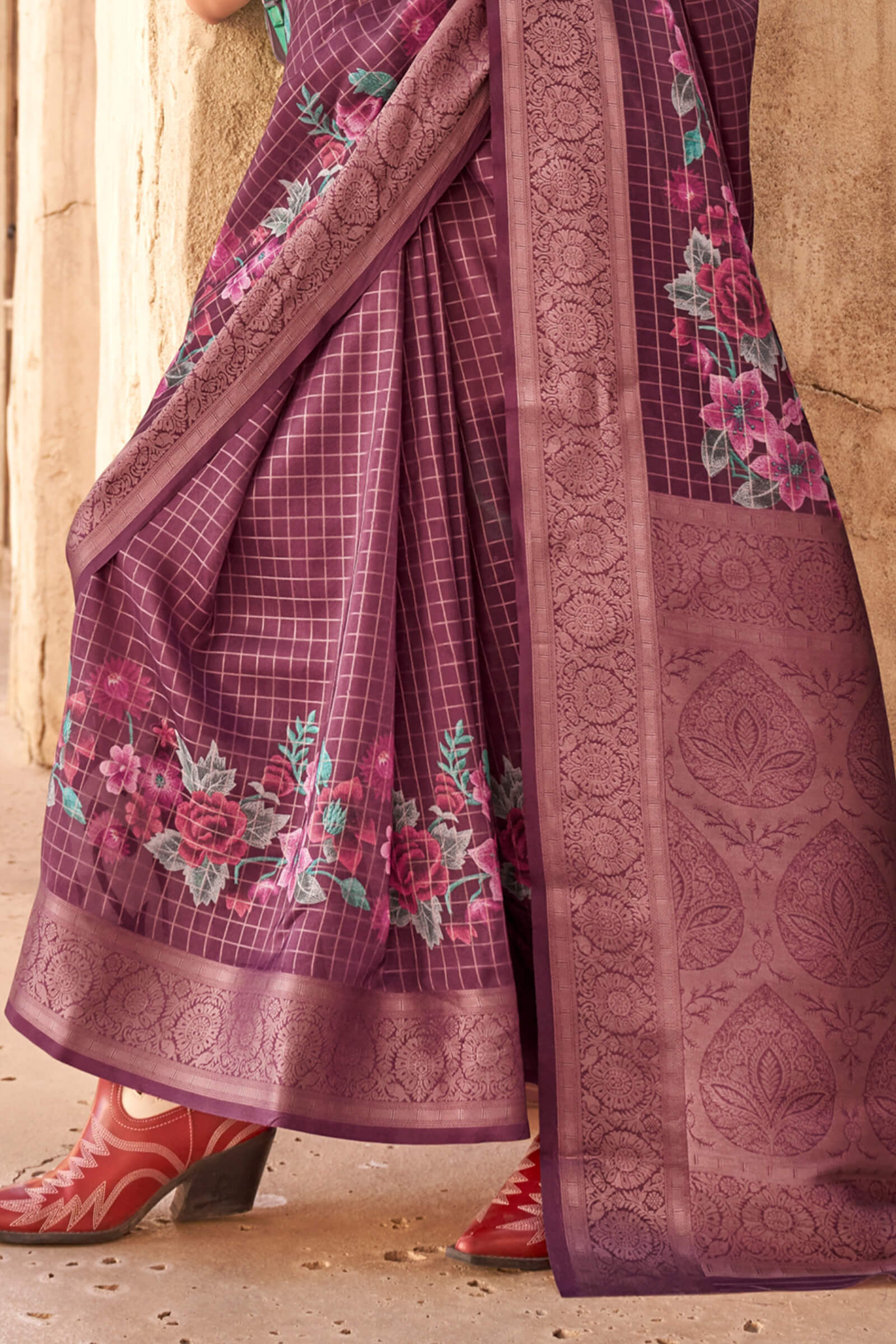 Exuberant Purple Digital Printed Cotton Silk Saree With Pleasant Blouse Piece - Image 3