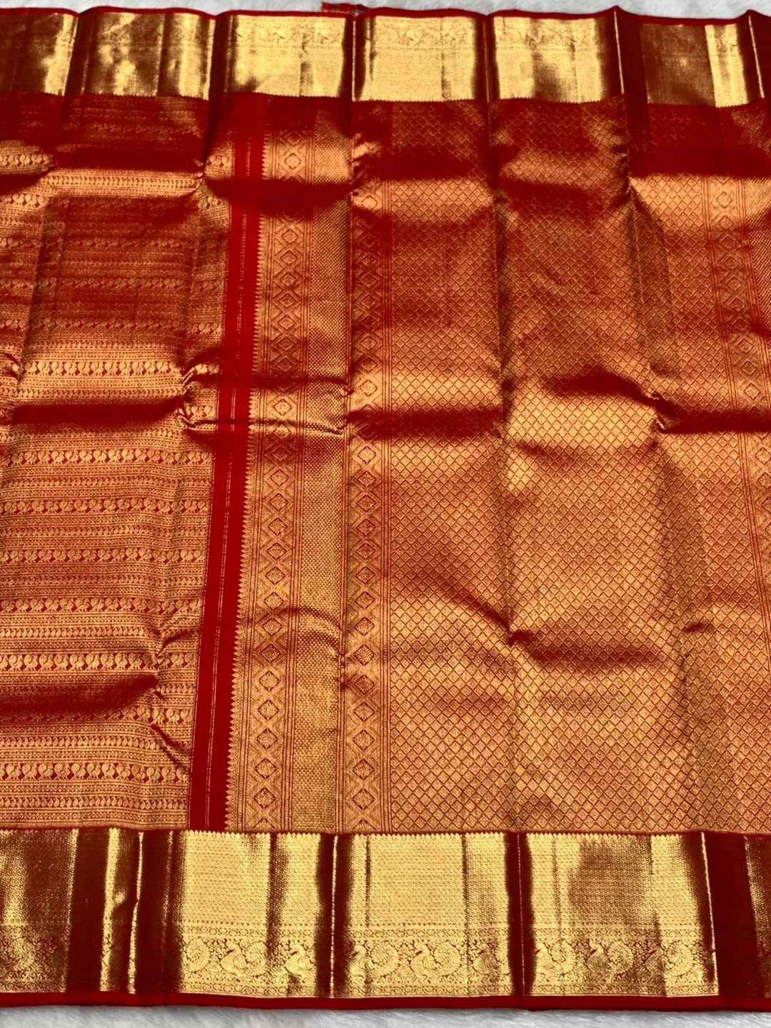 Exuberant Red Soft Banarasi Silk Saree With Smart Blouse Piece - Image 3