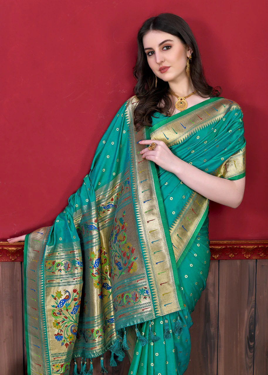 Eye-catching Rama Paithani Silk Saree With Ethnic Blouse Piece - Image 3