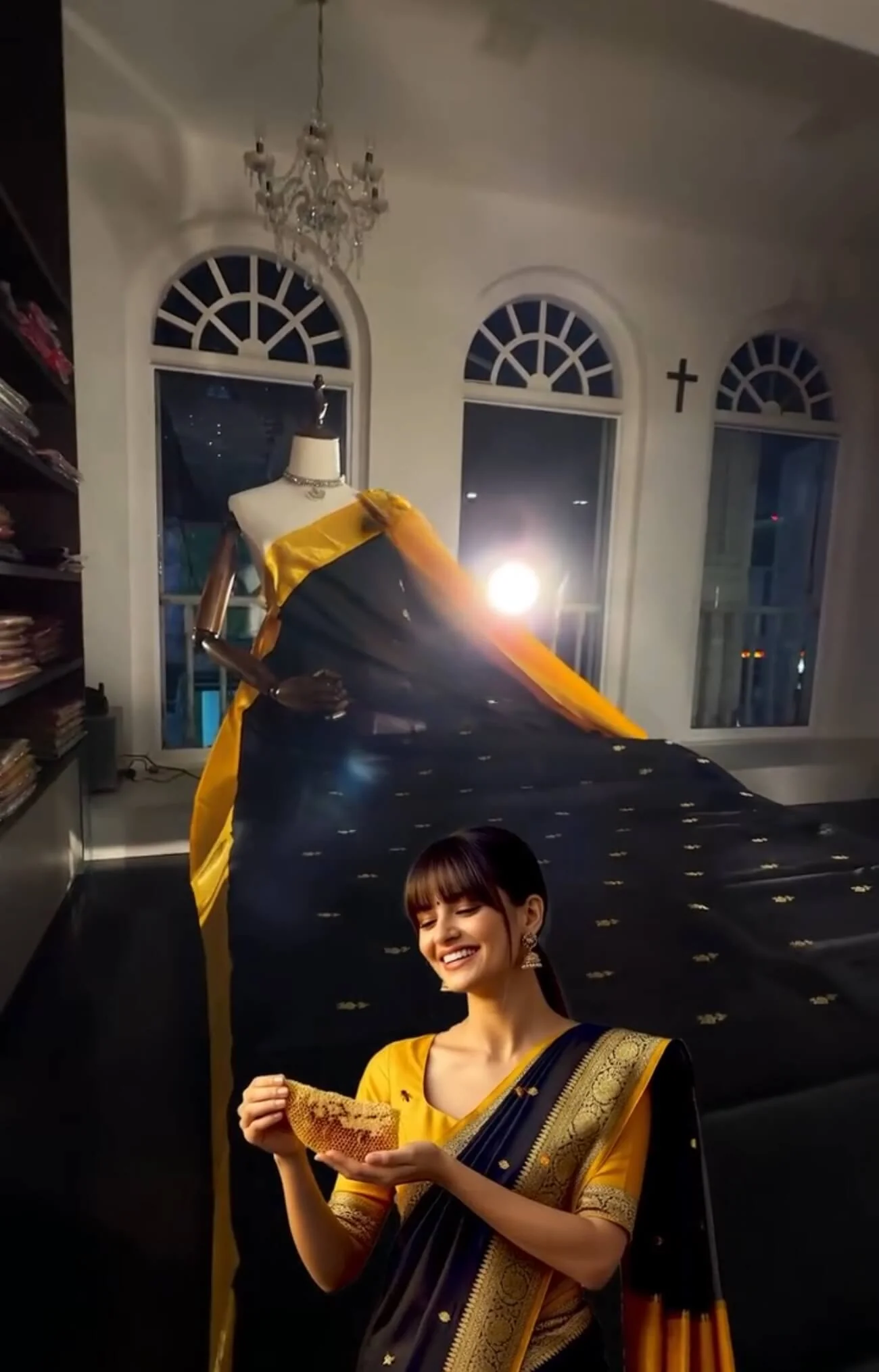Fairytale Black Soft Banarasi Silk Saree With Pulsating Blouse Piece - Image 2