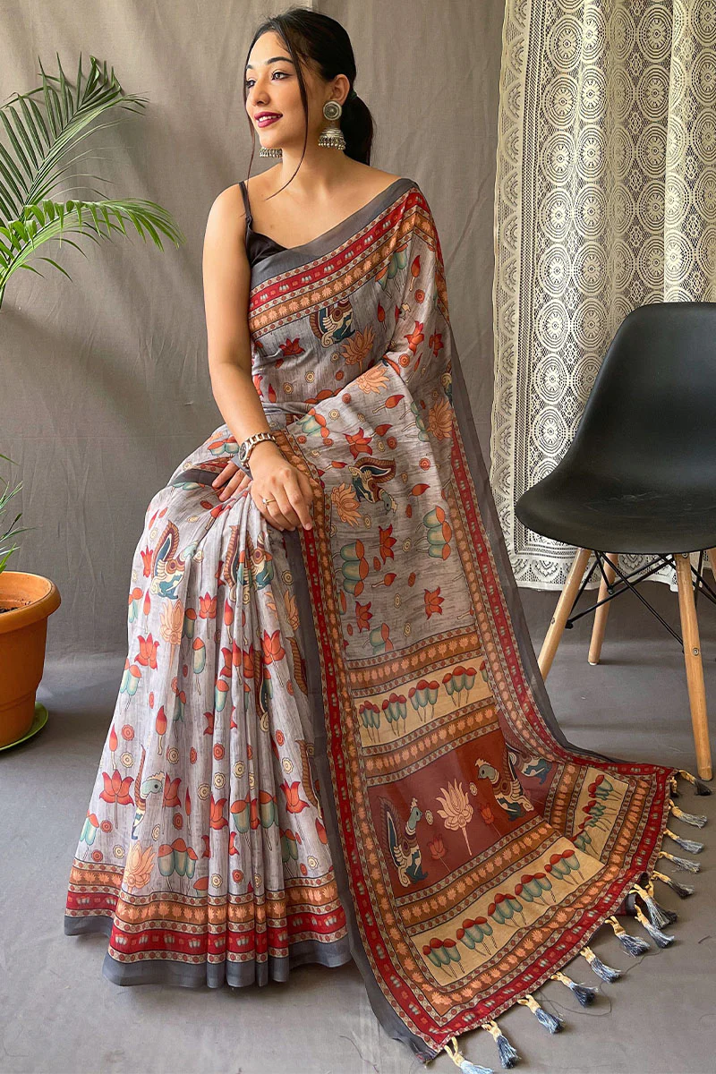 Fairytale Grey Kalamkari Printed Saree With Adorable Blouse Piece - Image 3