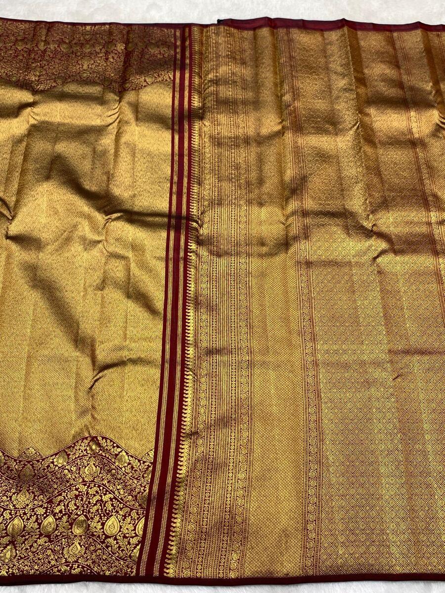 Fairytale Maroon Pure Zari Weaving Banarasi Silk Saree With Eclat Blouse Piece - Image 5
