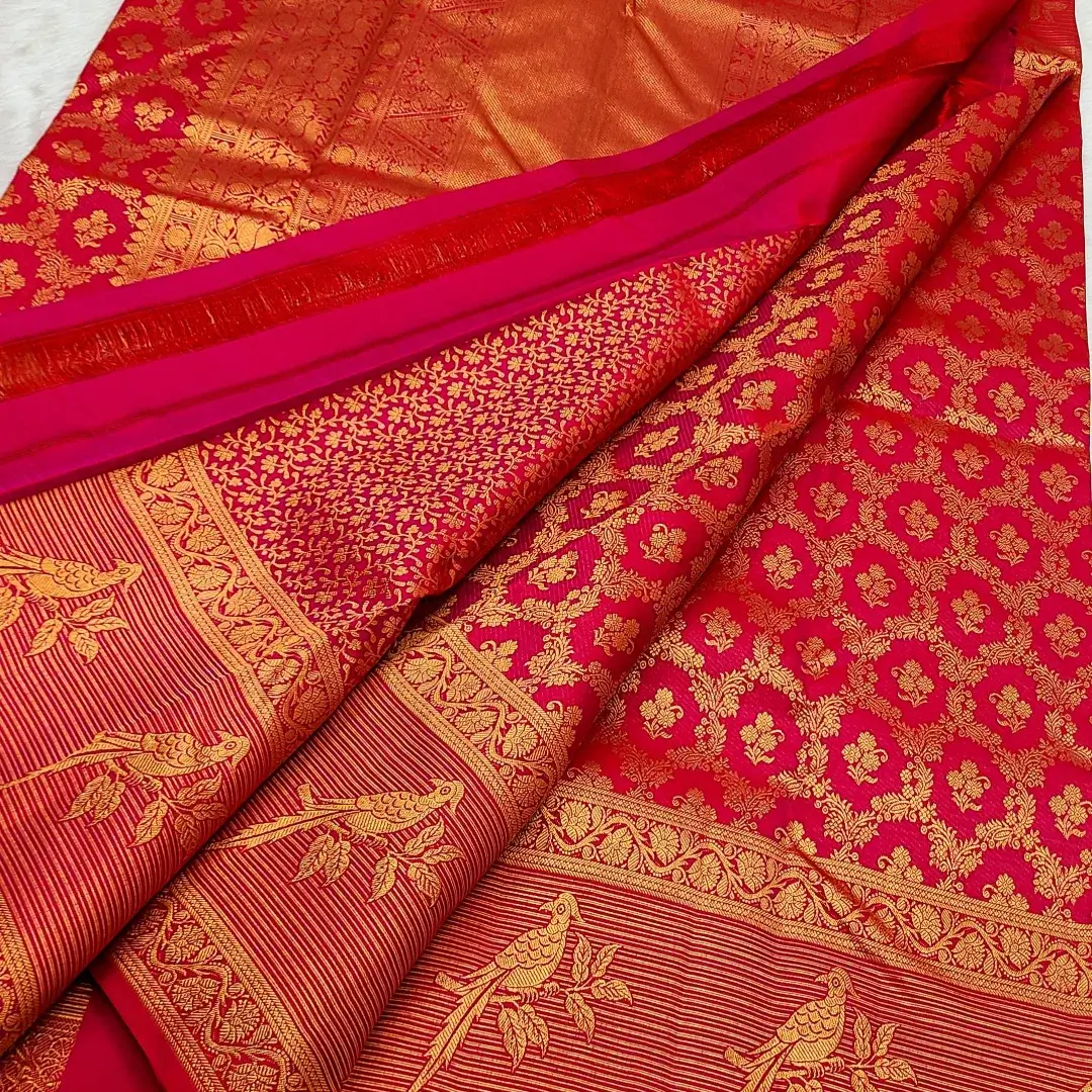 Fairytale Red Pure Zari Weaving Banarasi Silk Saree With Enigmatic Blouse Piece - Image 2