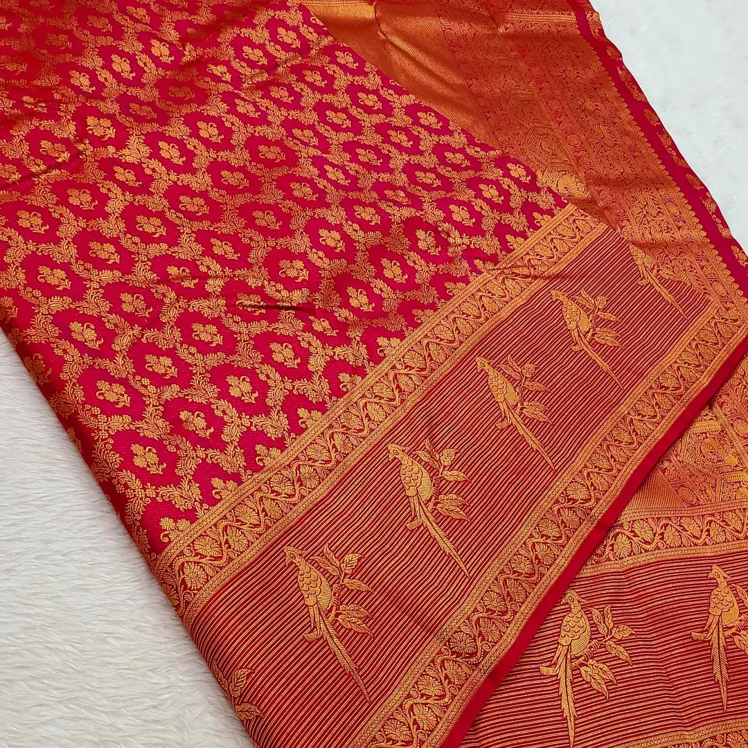 Fairytale Red Pure Zari Weaving Banarasi Silk Saree With Enigmatic Blouse Piece - Image 4