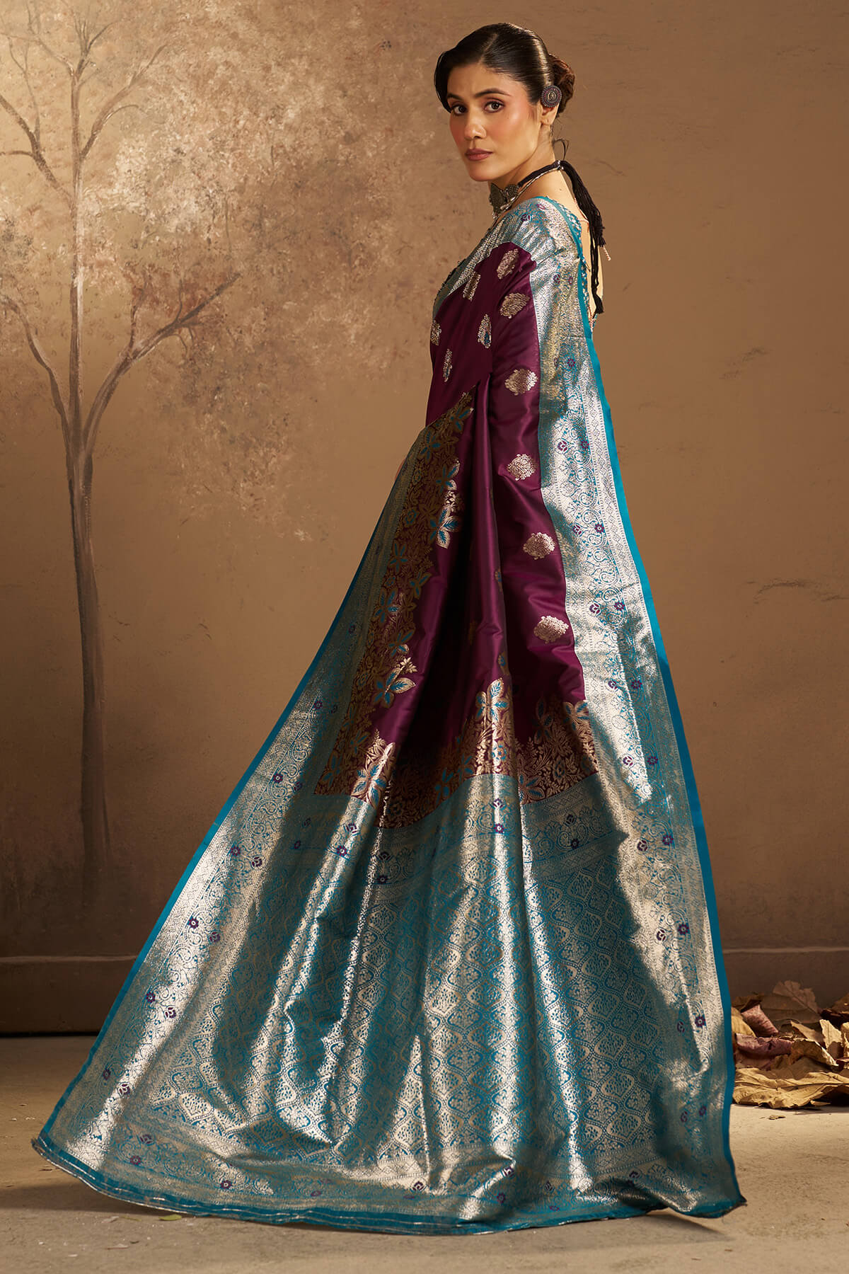Fancifull Purple Pure Zari Weaving Banarasi Silk Saree With Efflorescence Blouse Piece - Image 4