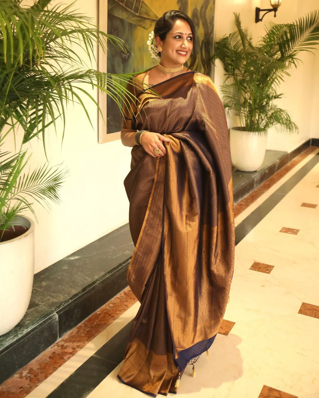 Fantabulous Black Soft Silk Saree with Incomparable Blouse Piece - Image 2