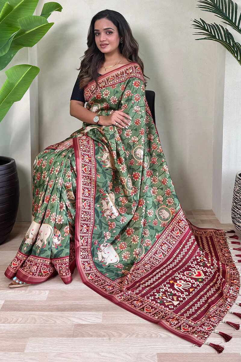 Fantabulous Green Kalamkari Printed Viscose Dola Silk Saree With SnappyBlouse Piece - Image 4