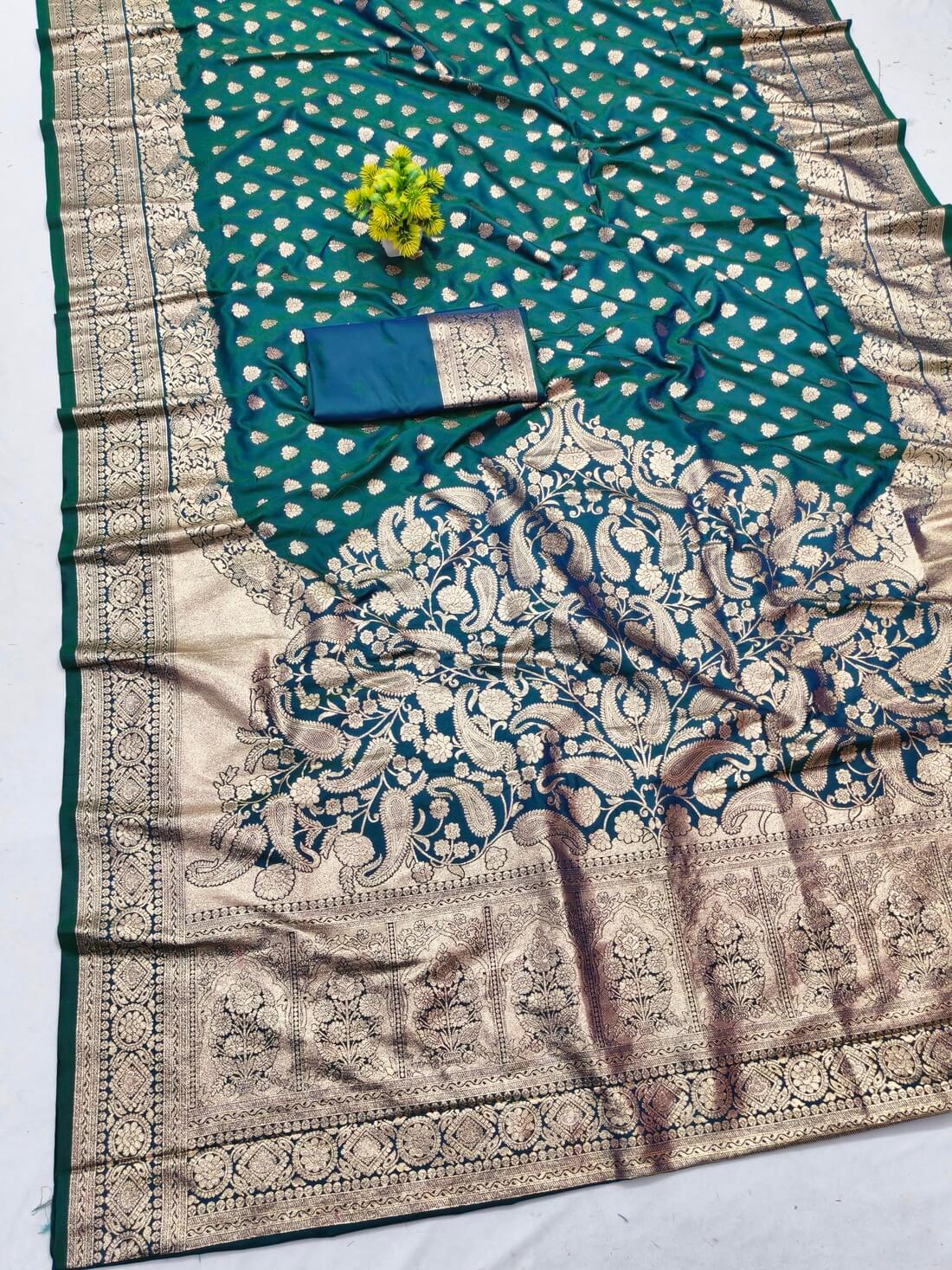 Fantabulous Rama Pure Zari Weaving Banarasi Silk Saree With Nectarous Blouse Piece - Image 2