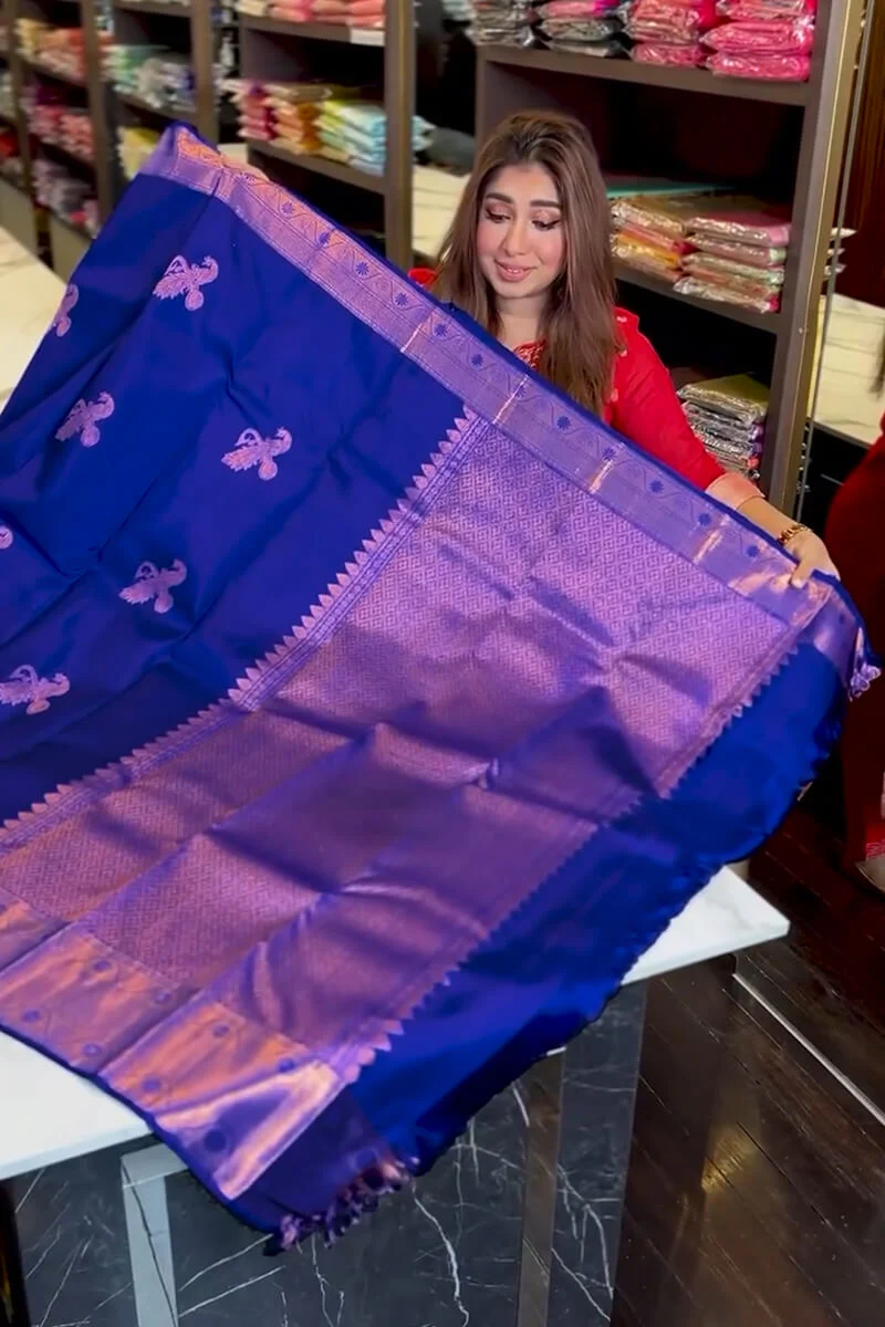 Fantabulous Royal Blue Soft Banarasi Silk Saree With Inimitable Blouse Piece - Image 3