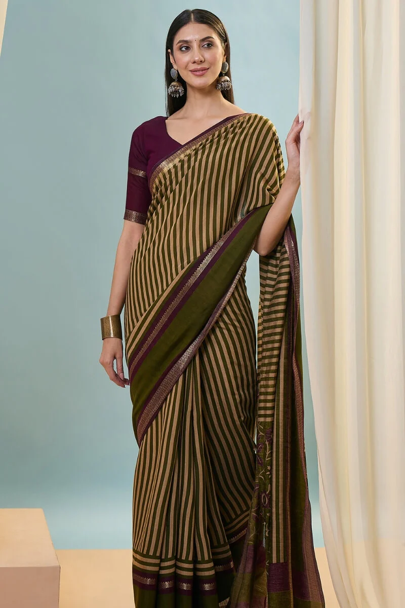Felicitous Green Printed Cotton Silk Saree With Eye-catching Blouse Piece - Image 4