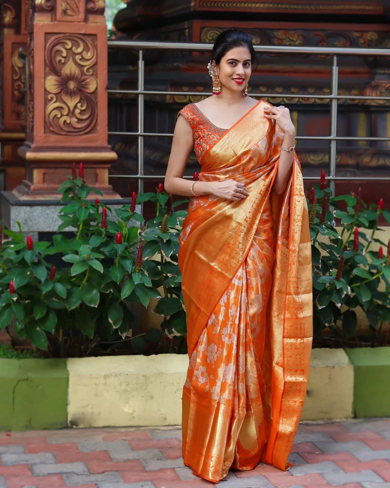 Felicitous Orange Soft Banarasi Silk Saree With Enchanting Blouse Piece - Image 3
