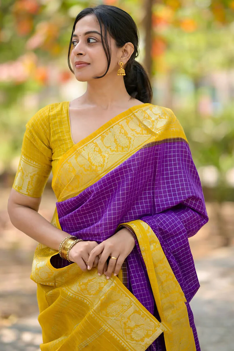 Felicitous Purple Soft Silk Saree With Sizzling Blouse Piece - Image 4