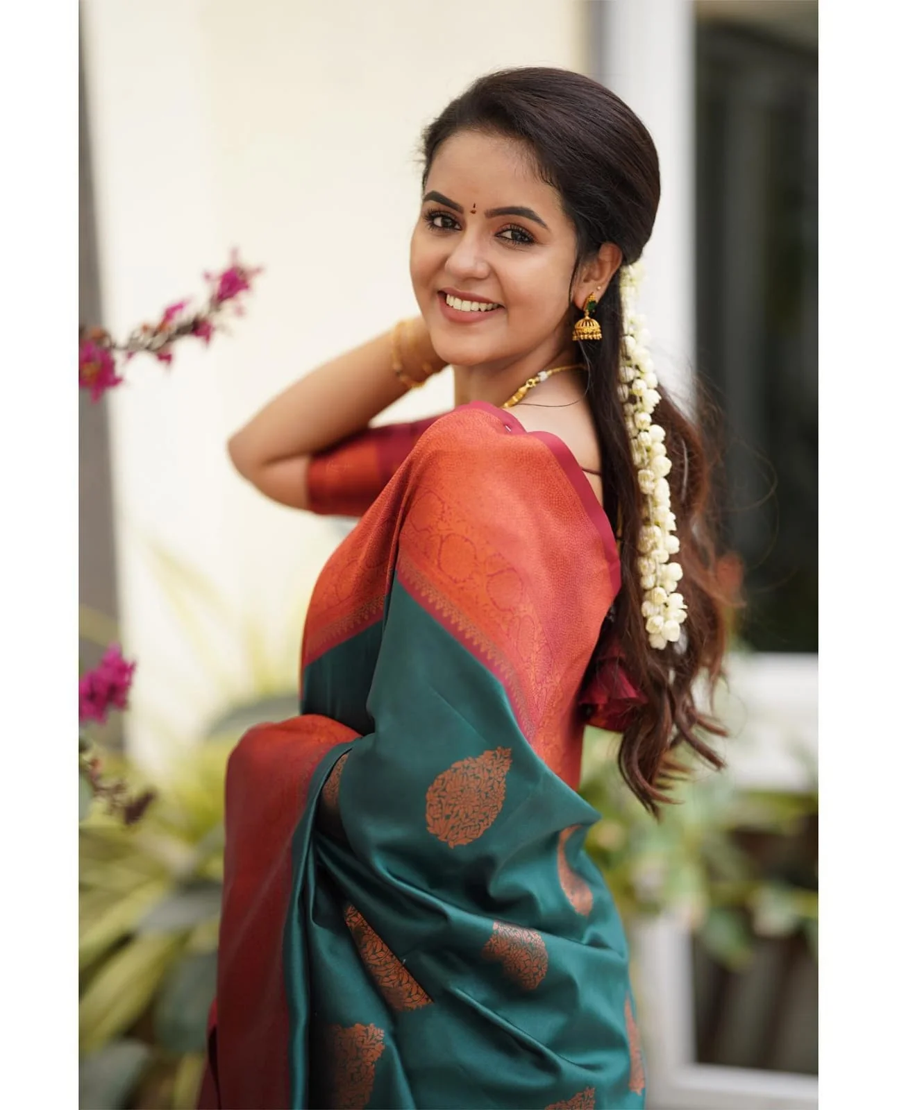 Felicitous Rama Soft Silk Saree With Transcendent Blouse Piece - Image 6