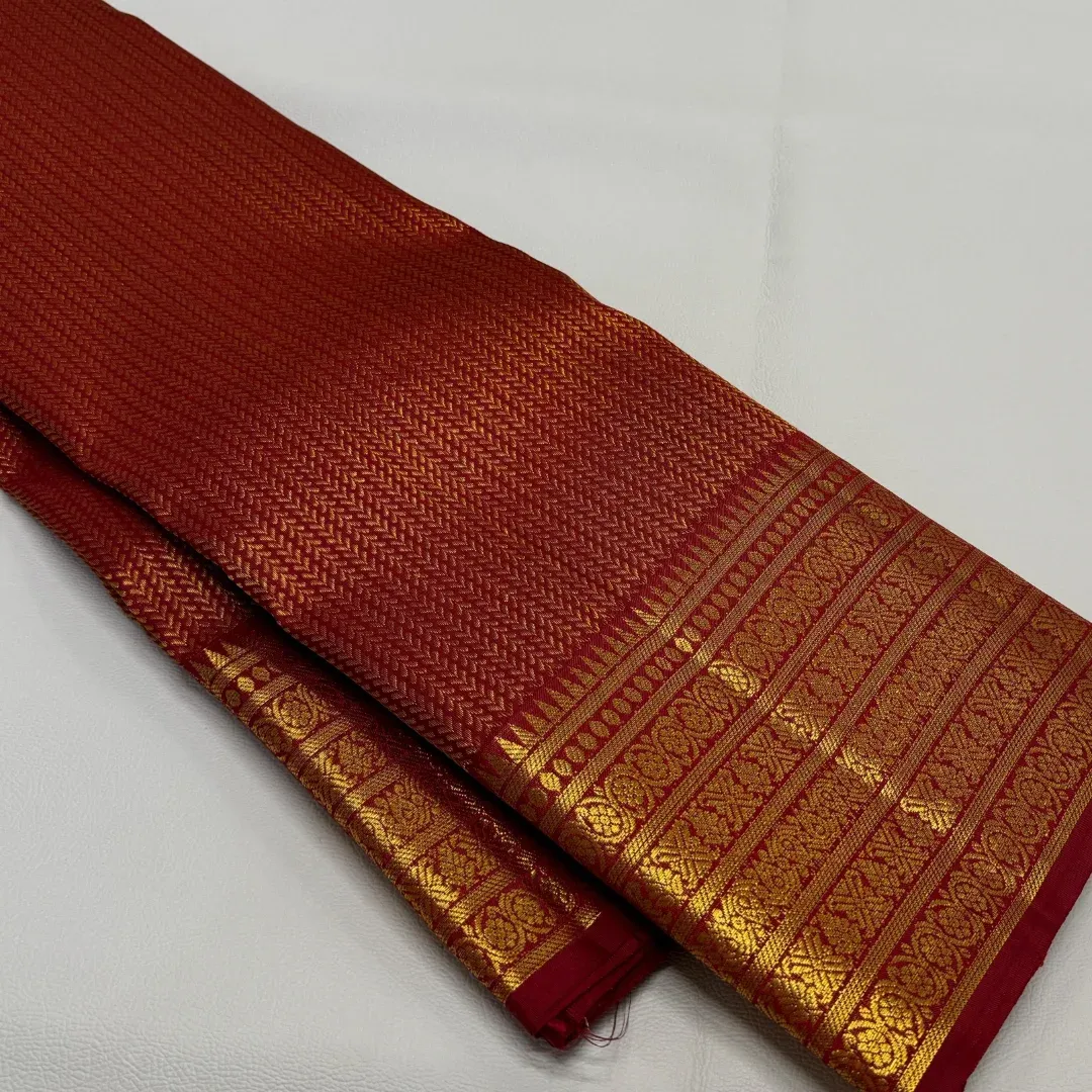 Felicitous Red Soft Banarasi Silk Saree With Improbable Blouse Piece - Image 2