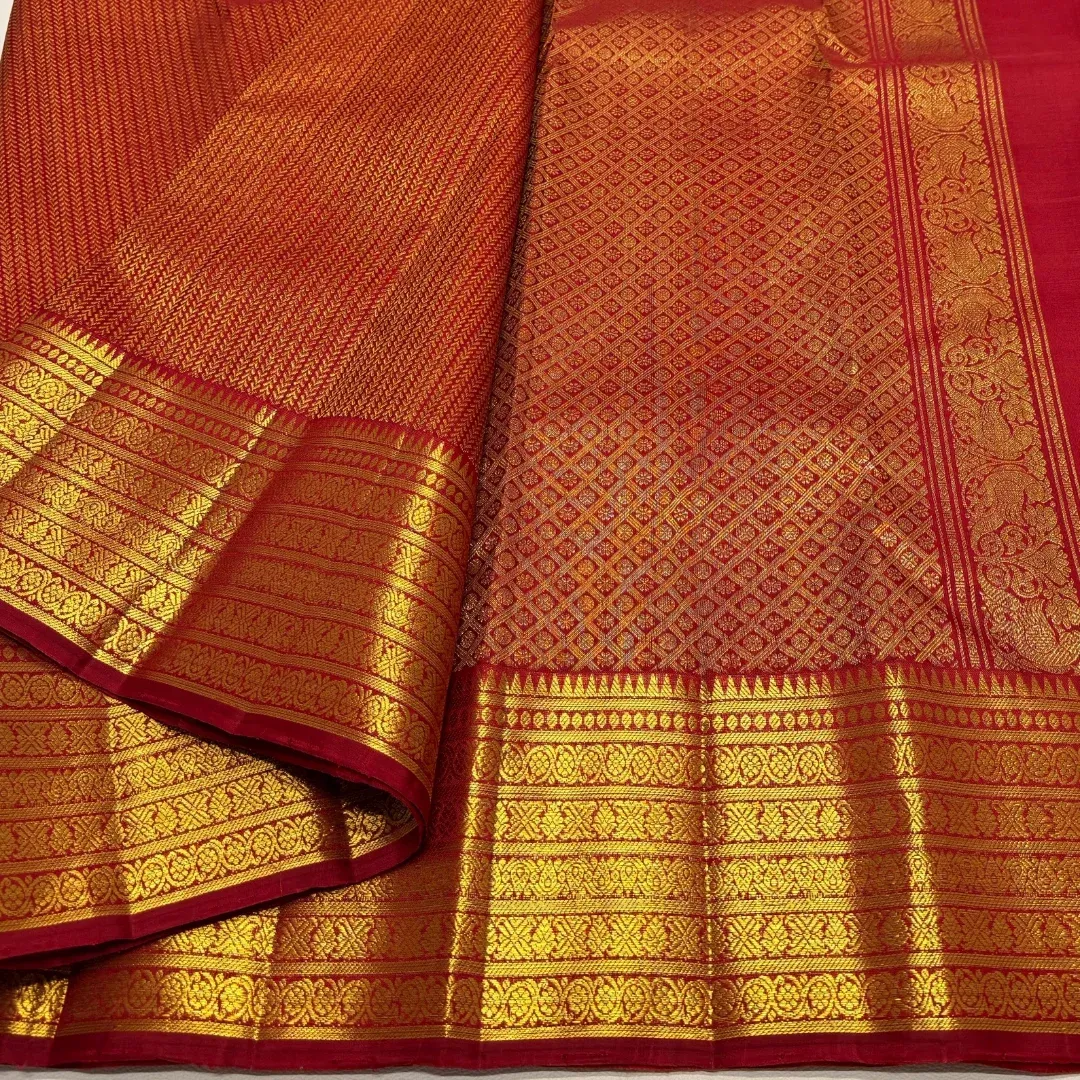 Felicitous Red Soft Banarasi Silk Saree With Improbable Blouse Piece - Image 5
