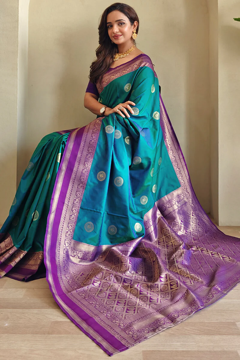 Flamboyant Rama Soft Banarasi Silk Saree With Tremendous Blouse Piece - Image 2