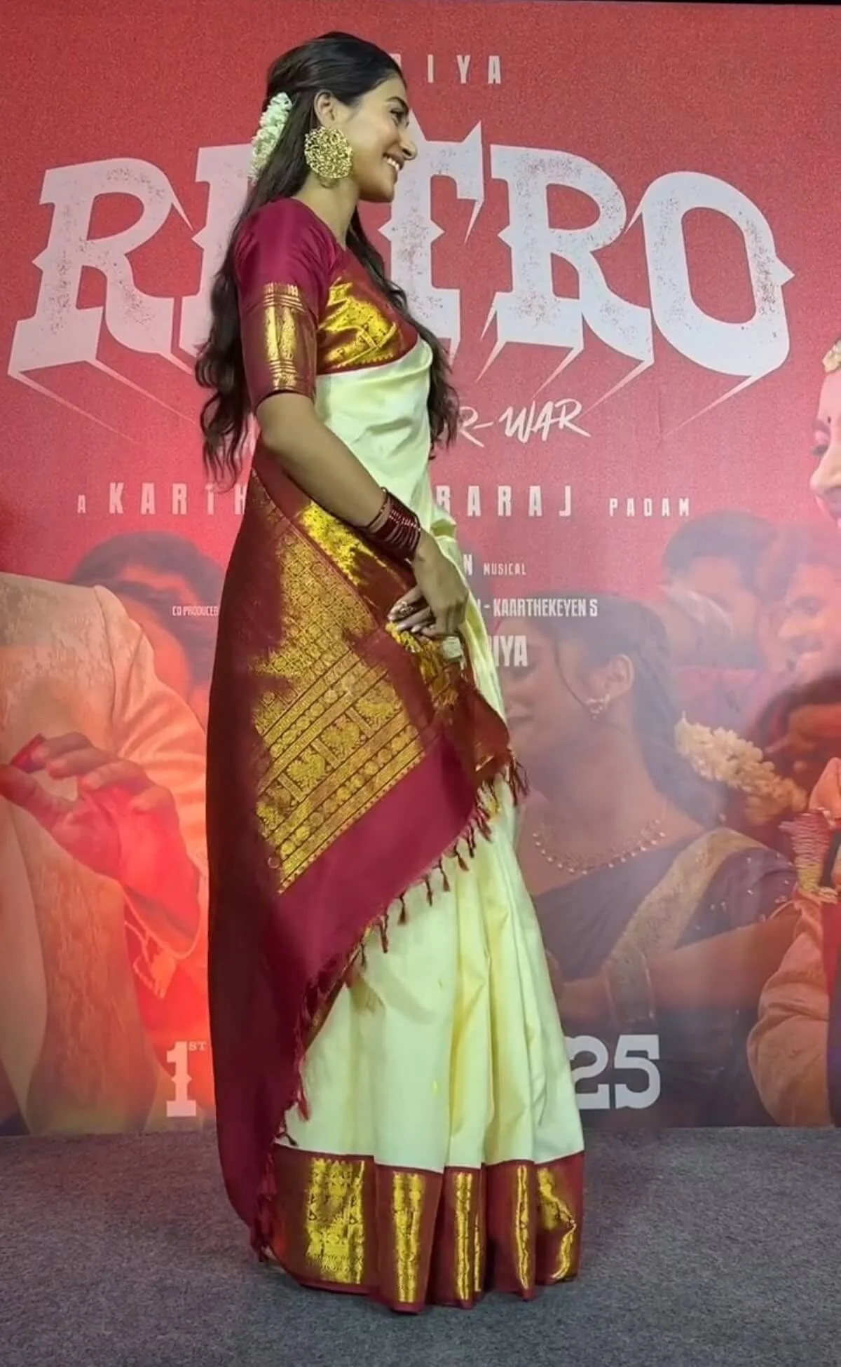 Flameboyant Beige Soft Banarasi Silk Saree With Classy Blouse Piece - Image 7