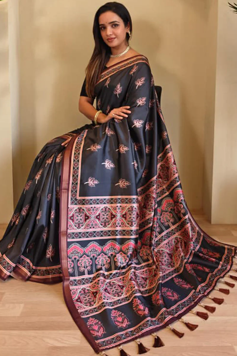 Flameboyant Black Viscose Dola Silk Printed Saree With Jubilant Blouse Piece - Image 4