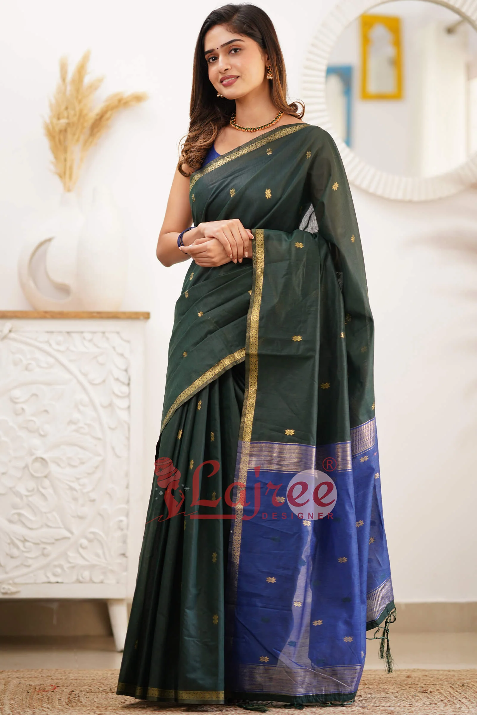 Flattering Green Cotton Silk Saree With Classy Blouse Piece - Image 4