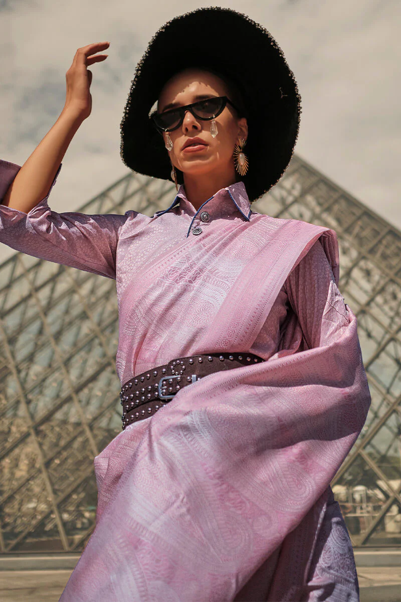 Flattering Lavender Kanjivaram Silk Saree With Adorning Blouse Piece - Image 2