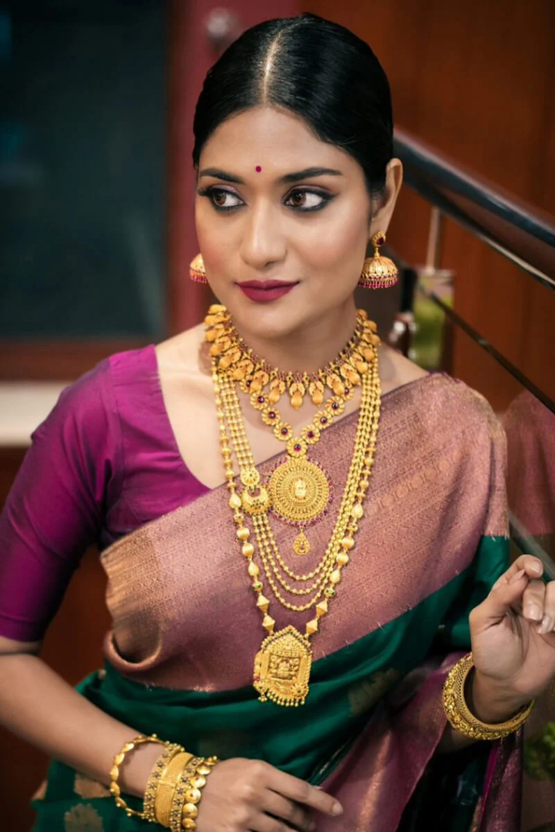 Forbearance Dark Green Soft Silk Saree With Imaginative Blouse Piece - Image 5