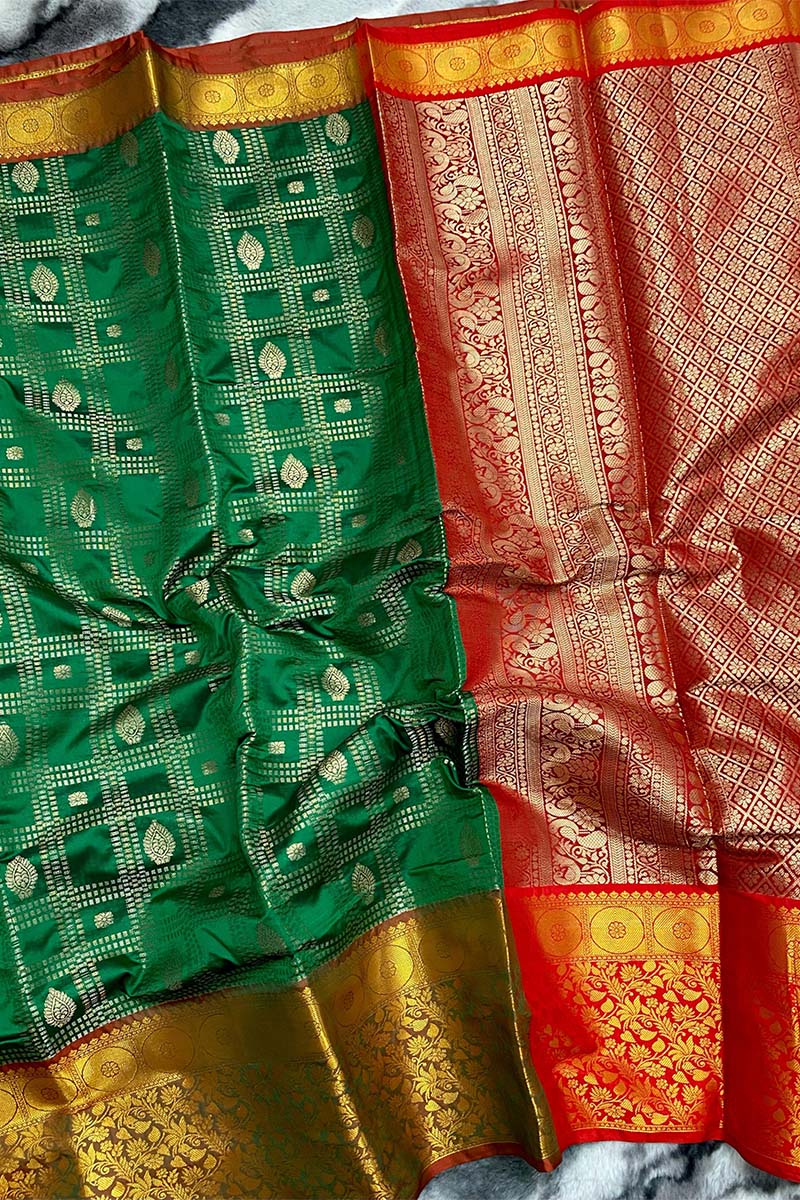 Forbearance Green Kanjivaram Silk Saree With Desuetude Blouse Piece - Image 3