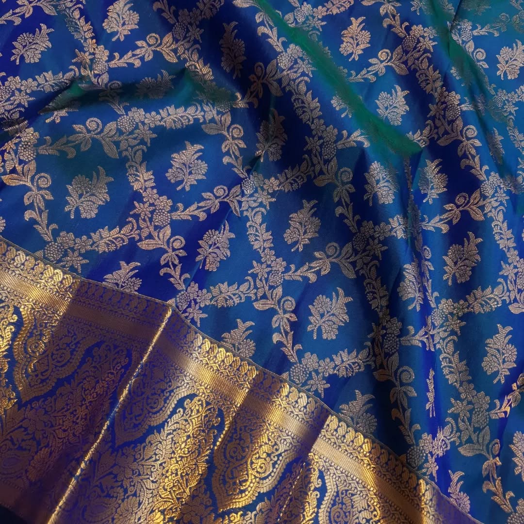 Forbearance Royal Blue Soft Banarasi Silk Saree With Desultory Blouse Piece - Image 3