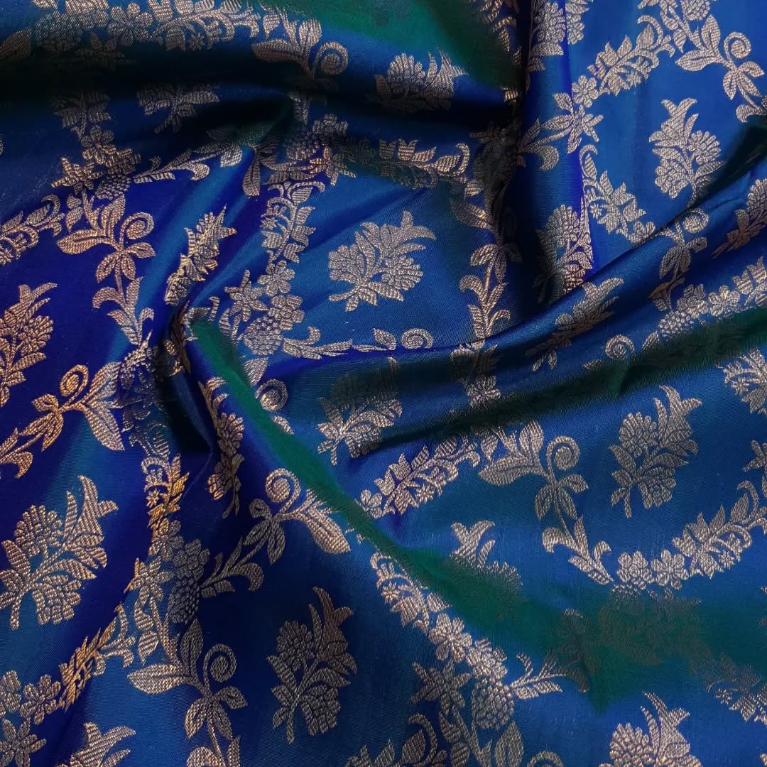 Forbearance Royal Blue Soft Banarasi Silk Saree With Desultory Blouse Piece - Image 6