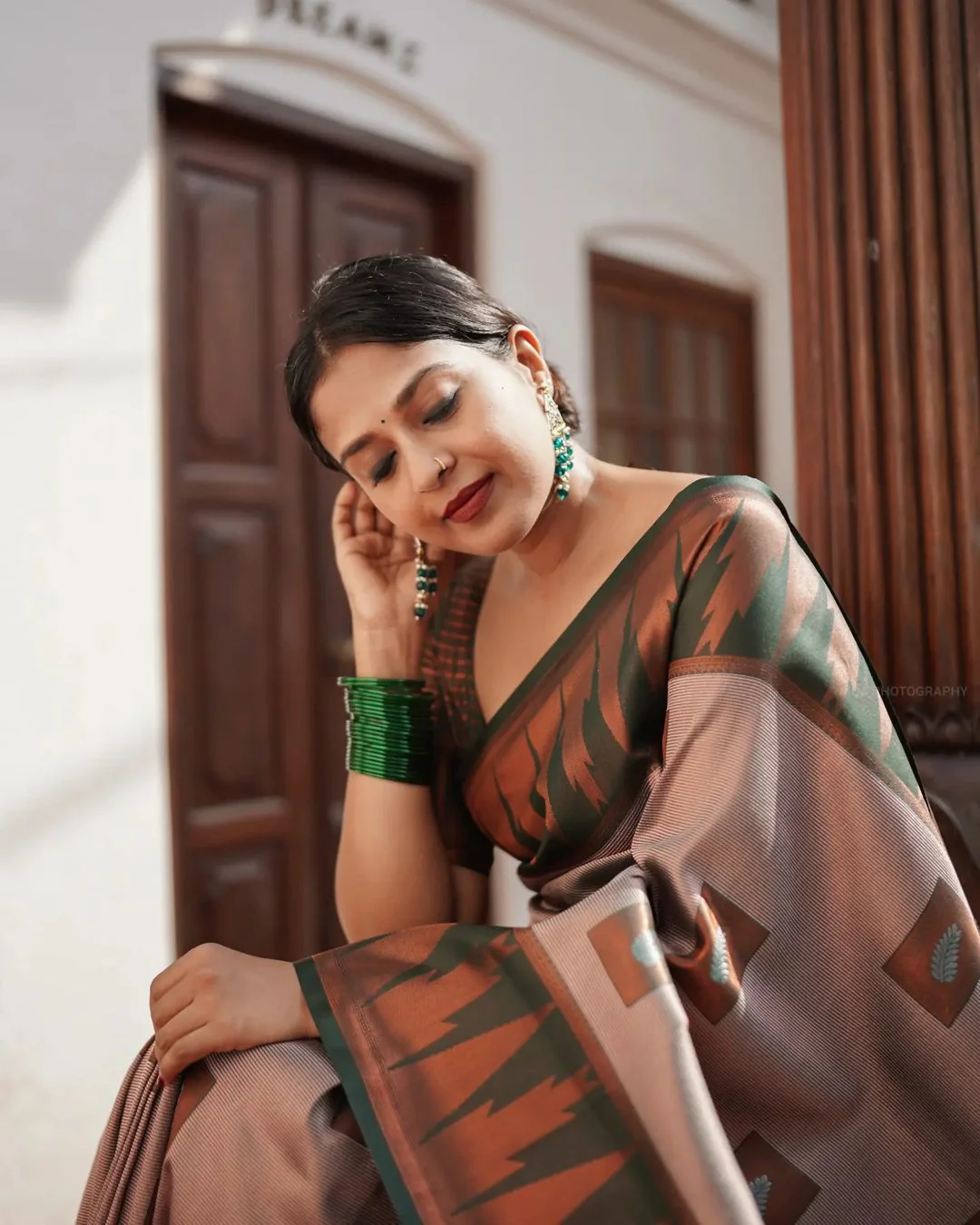 Fragrant Grey Soft Silk Saree With Snappy Blouse Piece - Image 3