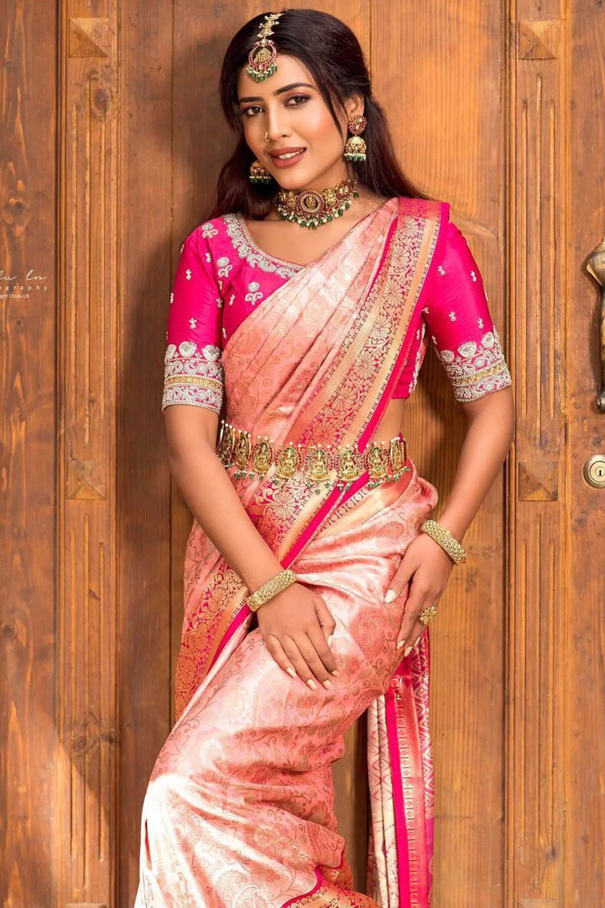 Fragrant Peach Soft Silk Saree With Vibrant Blouse Piece - Image 2