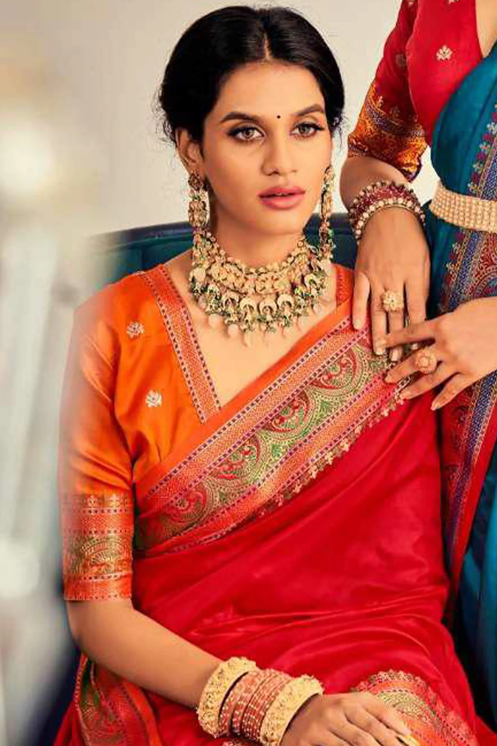 Fragrant Red Paithani Silk Saree With Gratifying Blouse Piece - Image 3