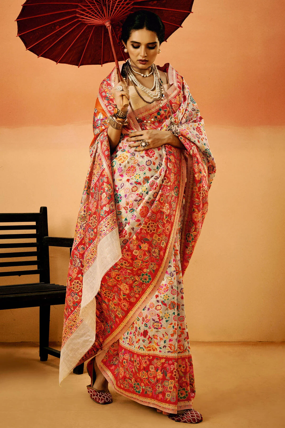 Fugacious Beige Pashmina Saree With Lagniappe Blouse Piece - Image 3