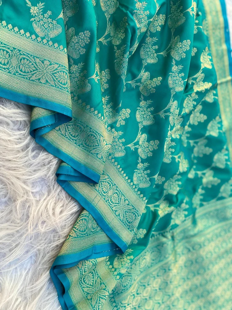 Girlish Rama Soft Banarasi Silk Saree With Blooming Blouse Piece - Image 3