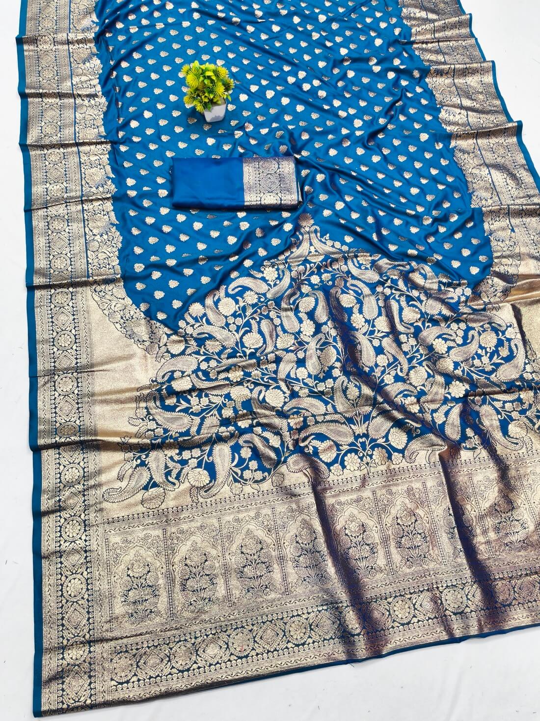Glamorous Blue Pure Zari Weaving Banarasi Silk Saree With Opulent Blouse Piece - Image 2