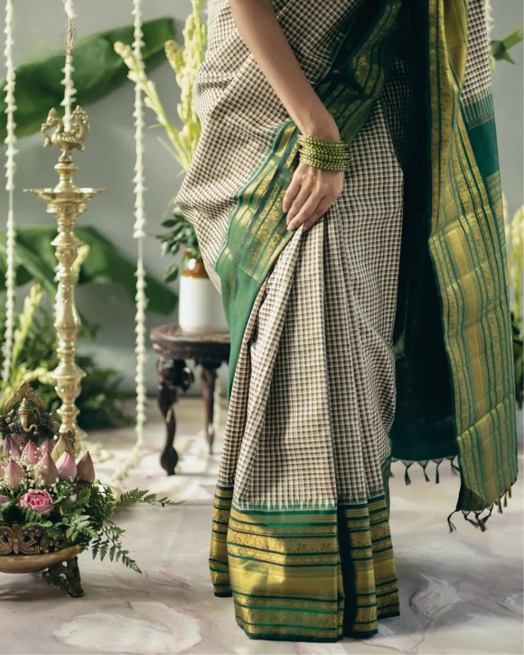 Glamorous Grey Soft Silk Saree With Dulcet Blouse Piece - Image 6