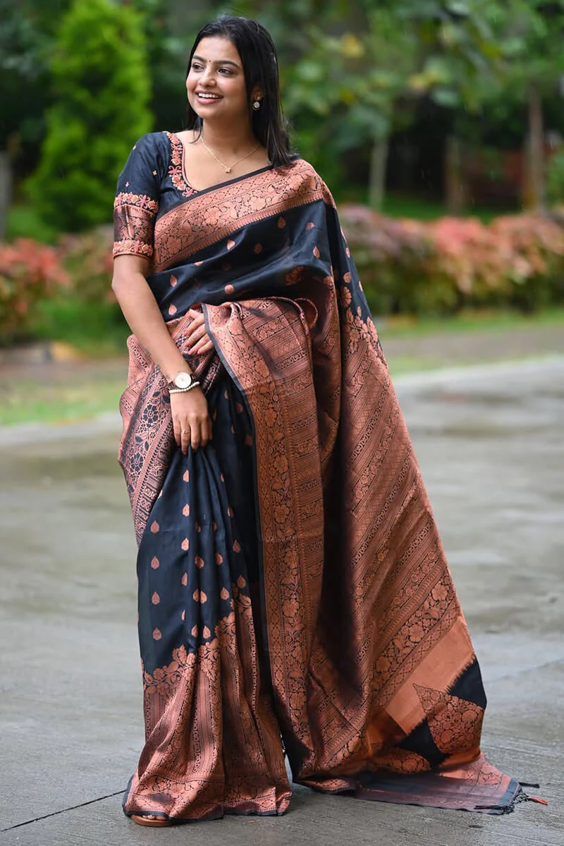 Gleaming Black Soft Silk Saree With Invaluable Blouse Piece - Image 7