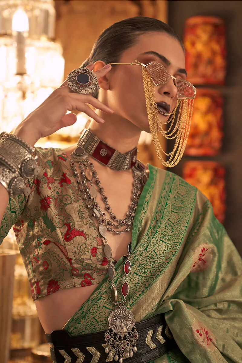 Gleaming Green Soft Banarasi Silk Saree With Sensational Blouse Piece - Image 2